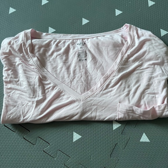 Kyte BABY Tops - Kyte baby blush pink v neck